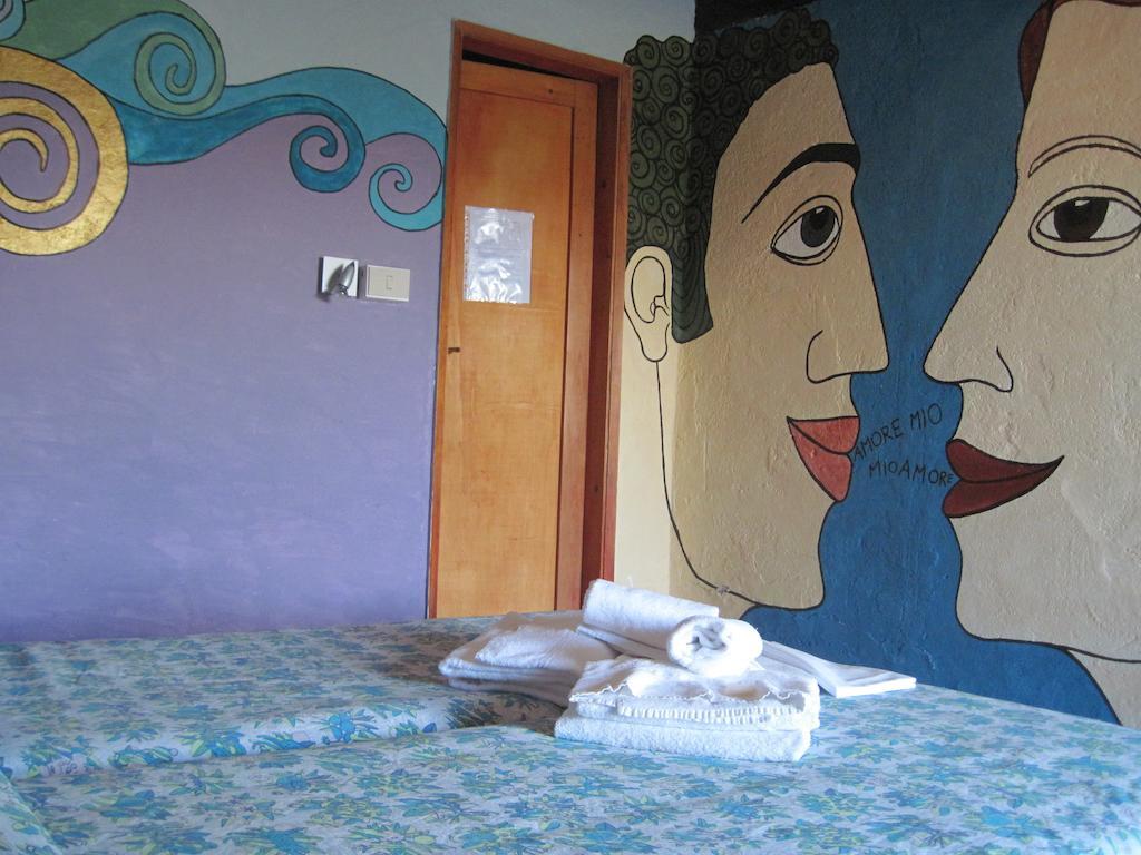 Libera Universita Di Alcatraz Guest House Morleschio Cameră foto